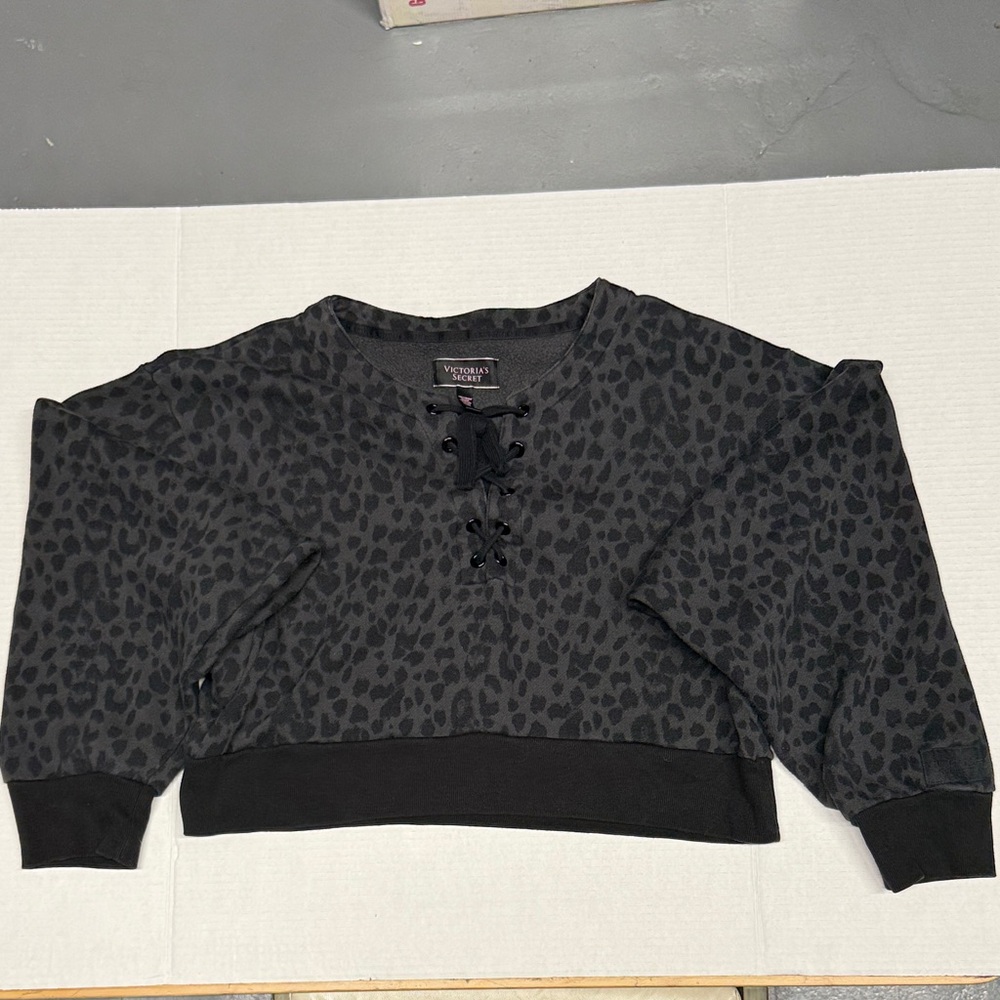Victoria's Secret Gray & Black Leopard Print Top